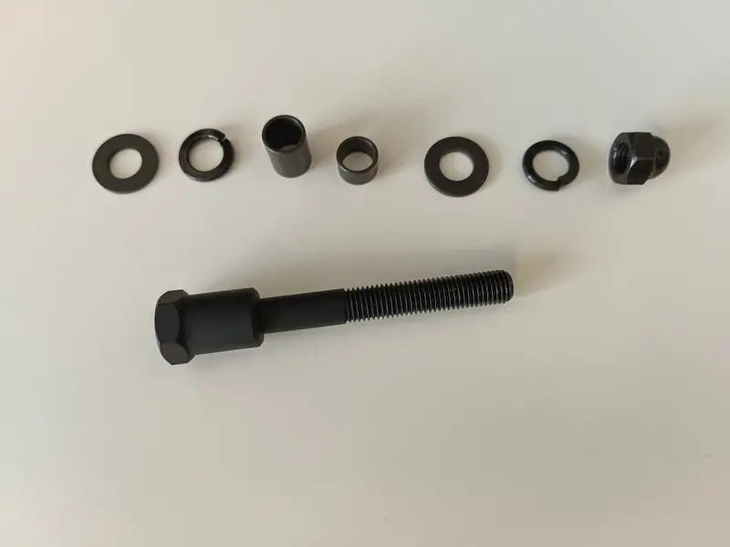 ADAPTATEUR NOIR RÉTROVISEUR PIAGGIO MP3 / RE09