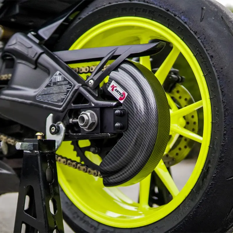 APRILIA DORSODURO 900 - Carter de chaine Look Carbone Brillant