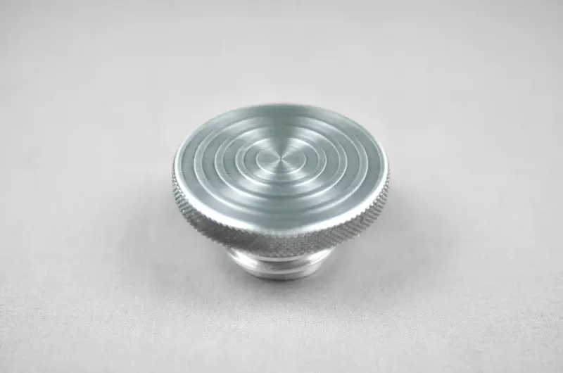 Bouchon de réservoir Triumph modèle "Onde"