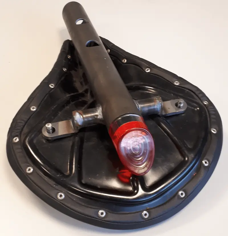 Boucle arrière Bobber BMW avec feux arrière