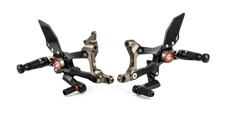 COMMANDES RECULÉES DUCATI V4 1100/S 2018 À 2024 ETV4 1100 R 2023 À 2025 GILLES TOOLING EN ALUMINIUM RÉGLABLES HOMOLOGUÉES / RGMUE2-DU01
