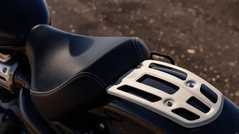 Kit selle solo et finition monoplace – Royal Enfield Super Meteor 650