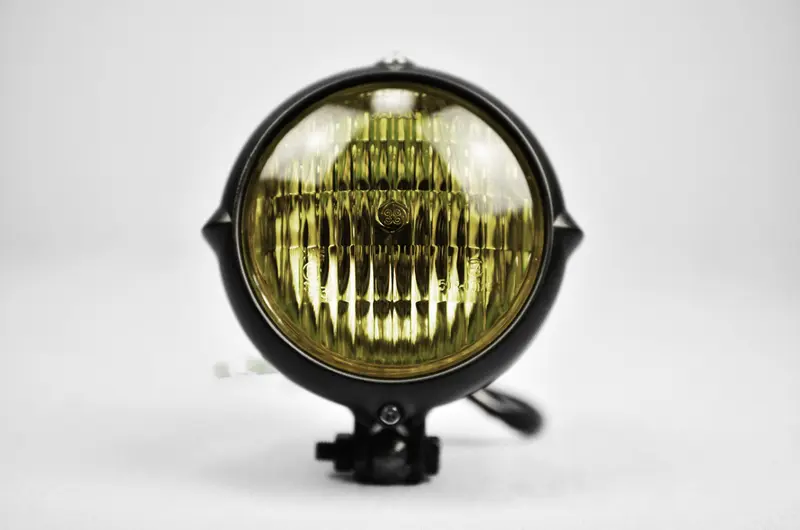 Phare Bates custom noir verre jaune