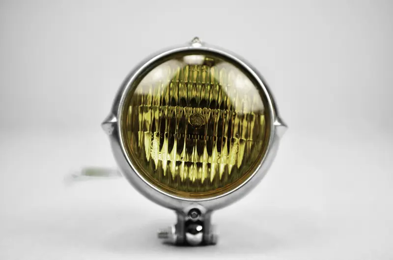 Phare Bates custom poli verre jaune