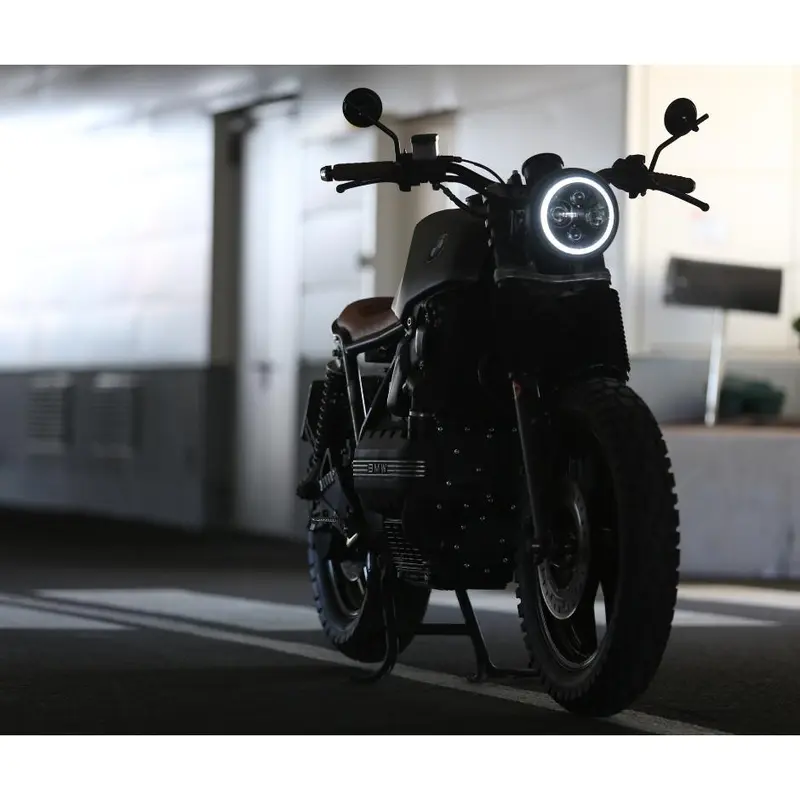 Phare LED Café Racer avec feu diurne Noir ou Chrome