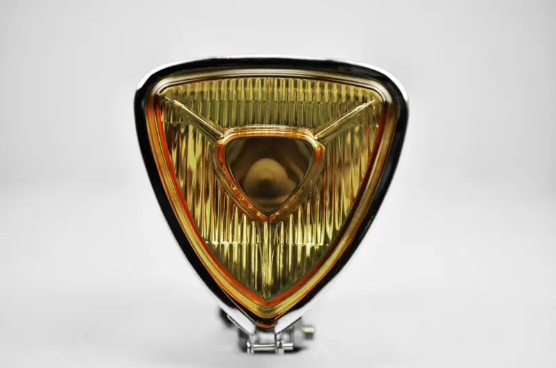 Phare Triangulaire chromé verre jaune