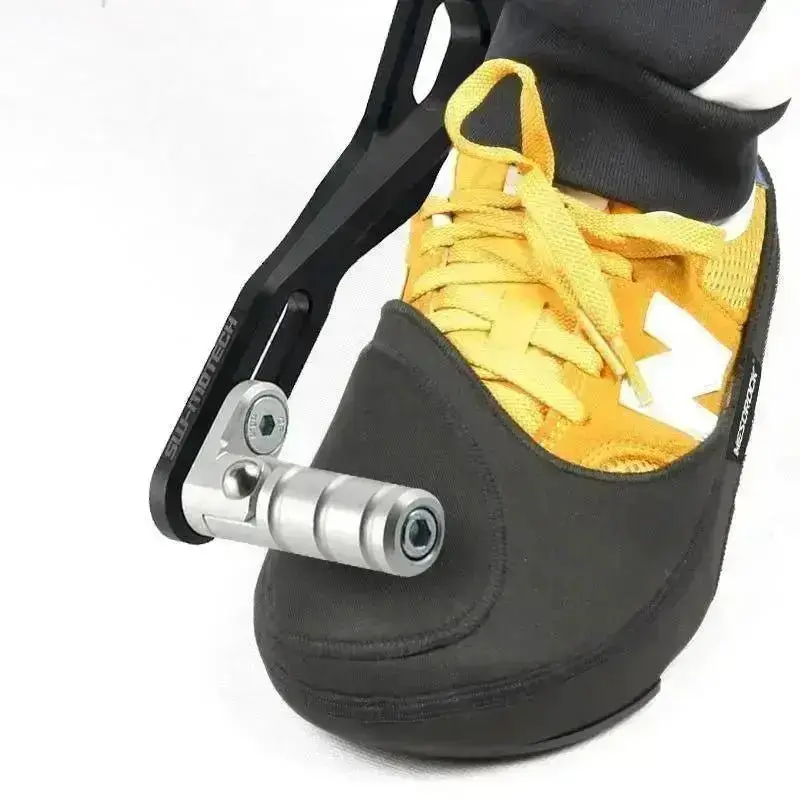 Protege chaussure selecteur moto