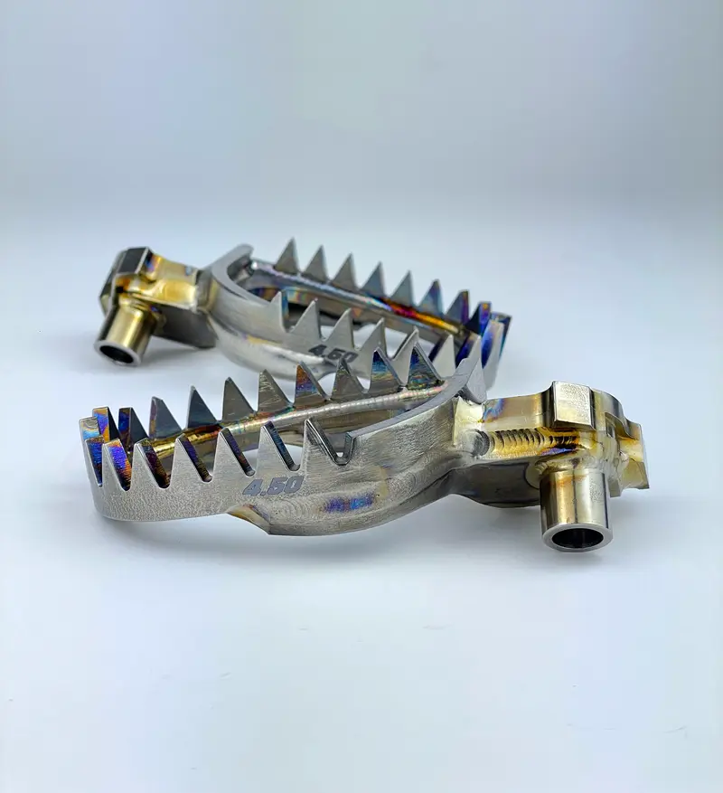 Repose-Pieds en Titane 4.50 Parts pour Yamaha YZ / YZ-F (2005-2023)