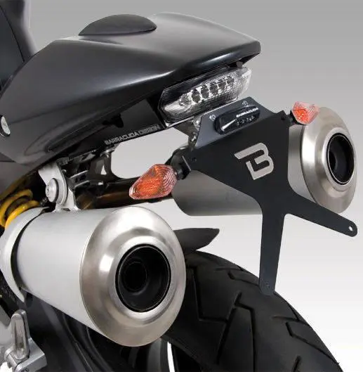 SUPPORT DE PLAQUE + FEU Ducati Monster 696
